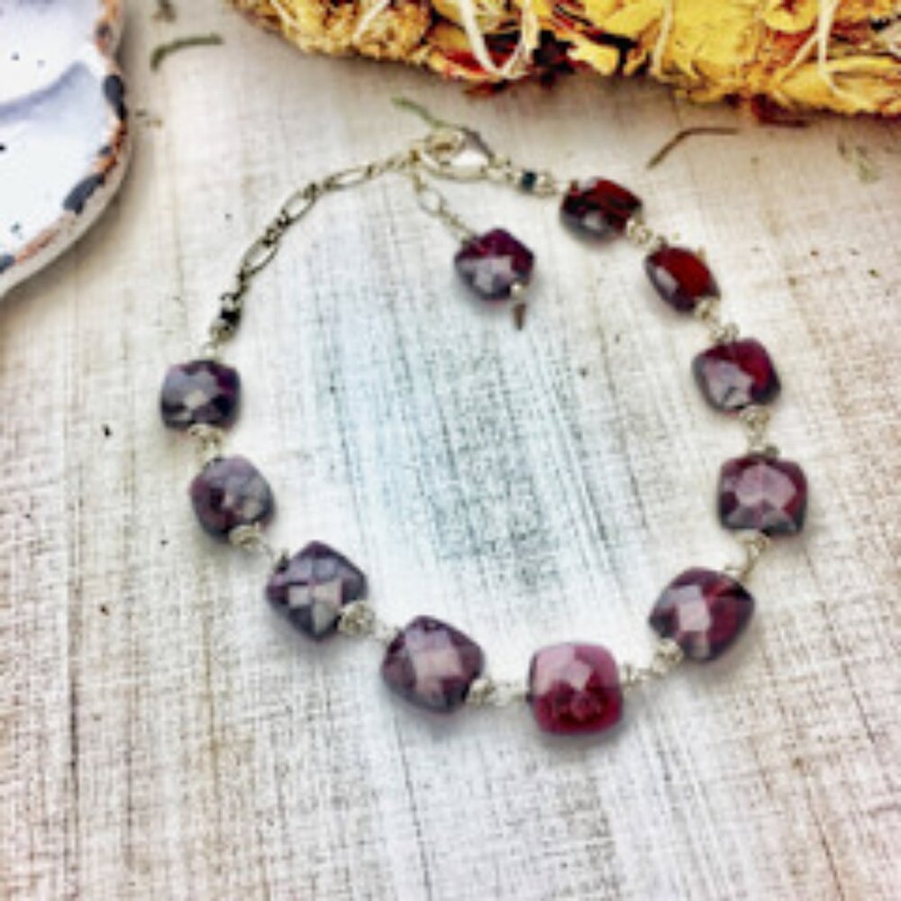 NWOT Artisan 930 Argentium® Sterling Silver Cushion Natural Garnet Bracelet‎